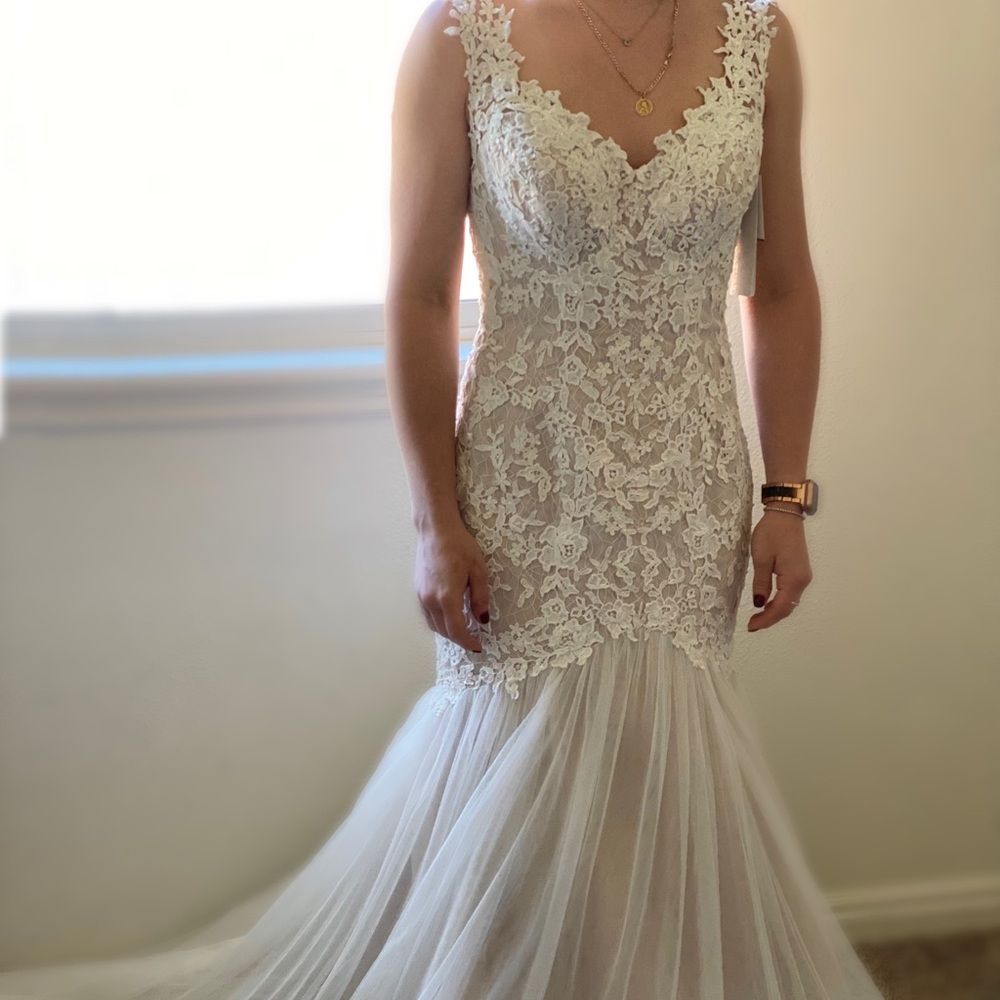 Galina Signature size 4 wedding dress